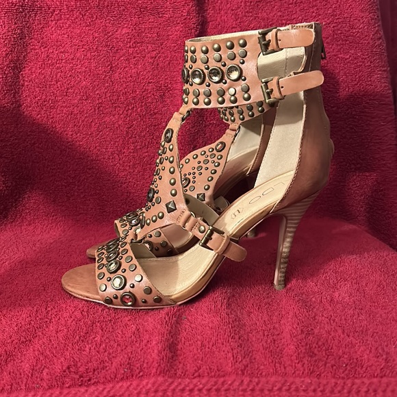 ALDO - Picture 2 of 4